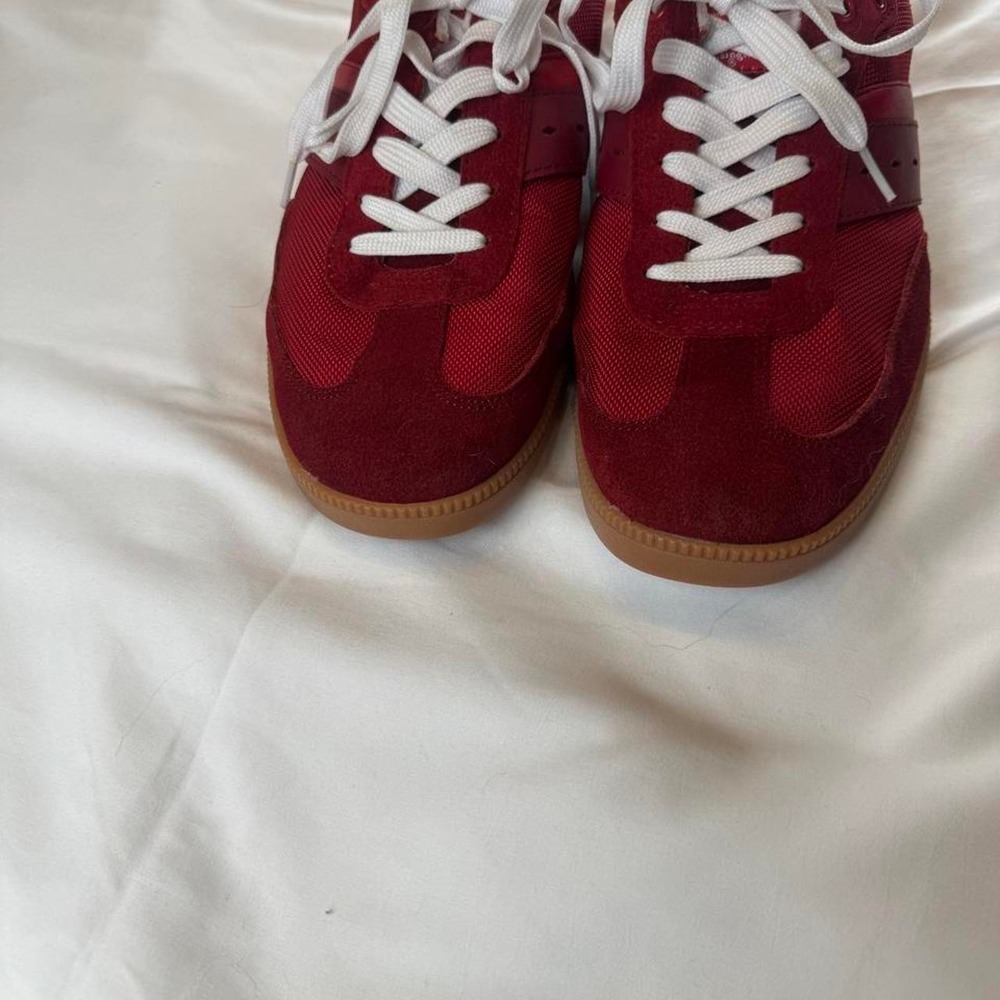 Original Penguin by Munsingwear retro sneakers in a rich burgundy/red colorway - Picture 4 of 6
